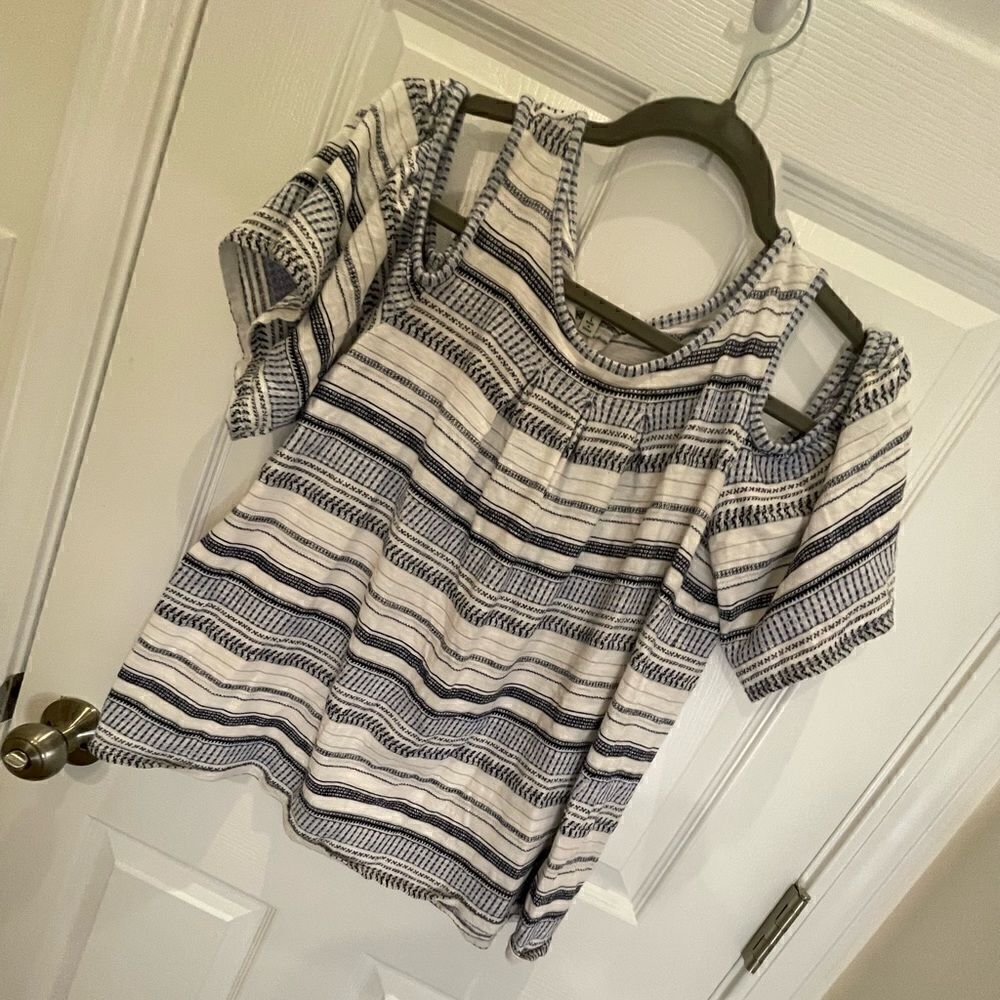 Max Studio blue white striped large top blouse
